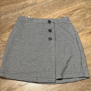 Classic Black and White Houndstooth Mini Skirt